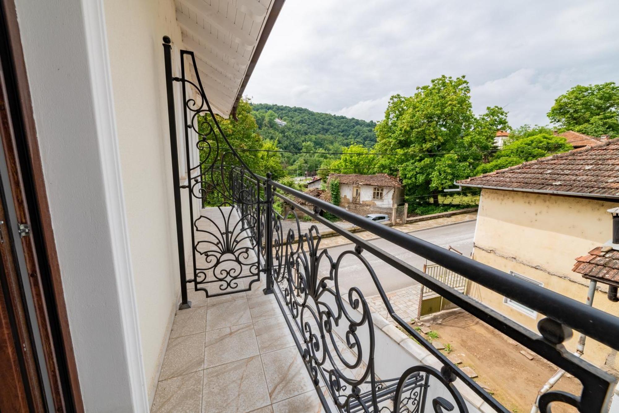 Ариа Hotel Veliko Tŭrnovo Exterior photo